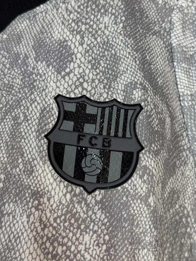 FC Barcelona Goal Keeper kit 2026/27 – Player Edition view 9