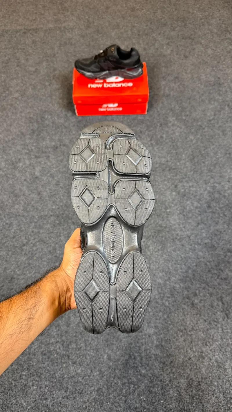 NB 9060 Triple Black view 8