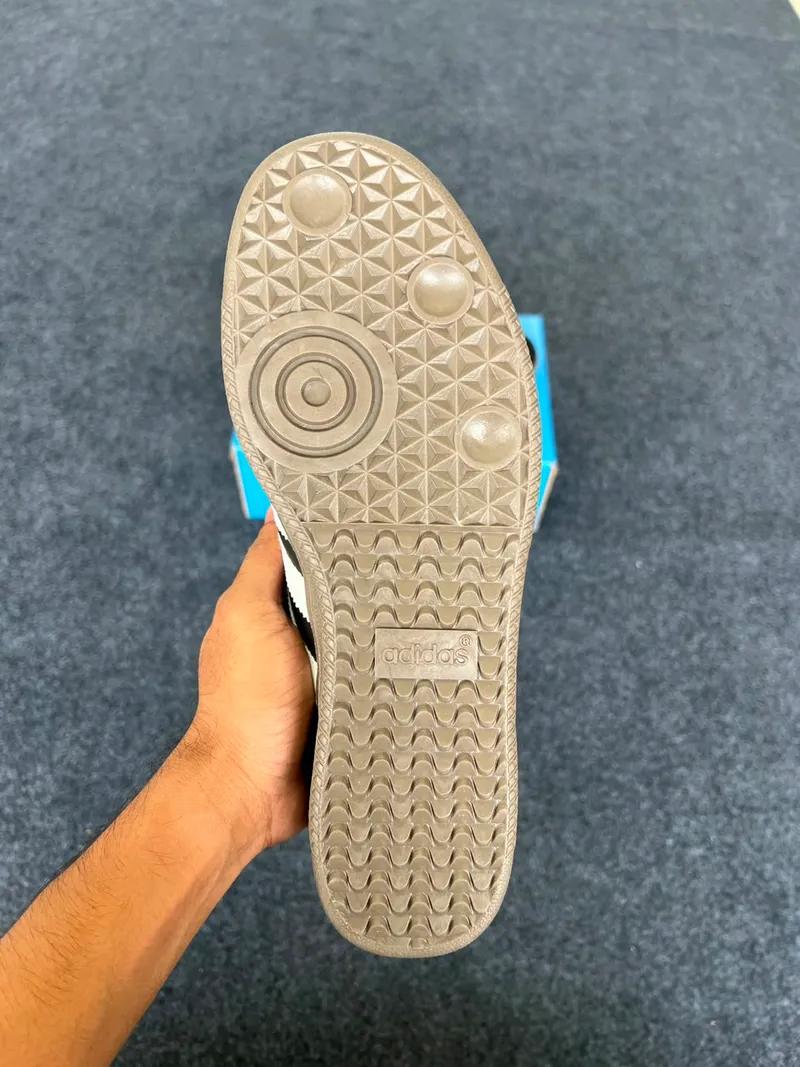 Samba OG - Black view 6